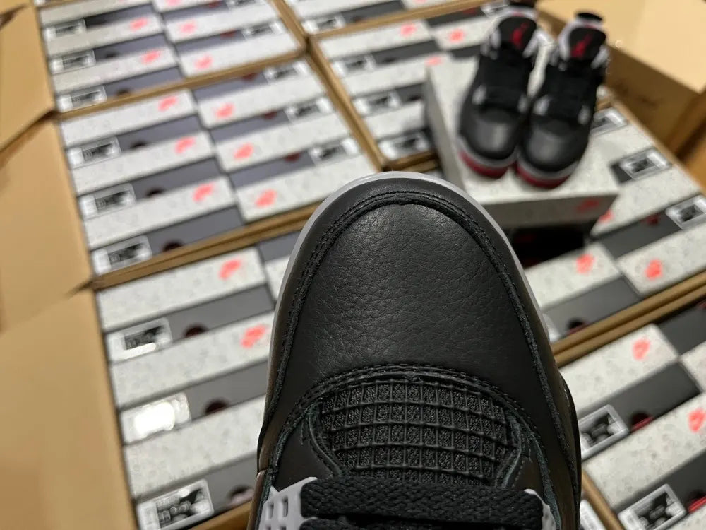 classic Air Jordan 4 Retro Black Cat - Hình 2