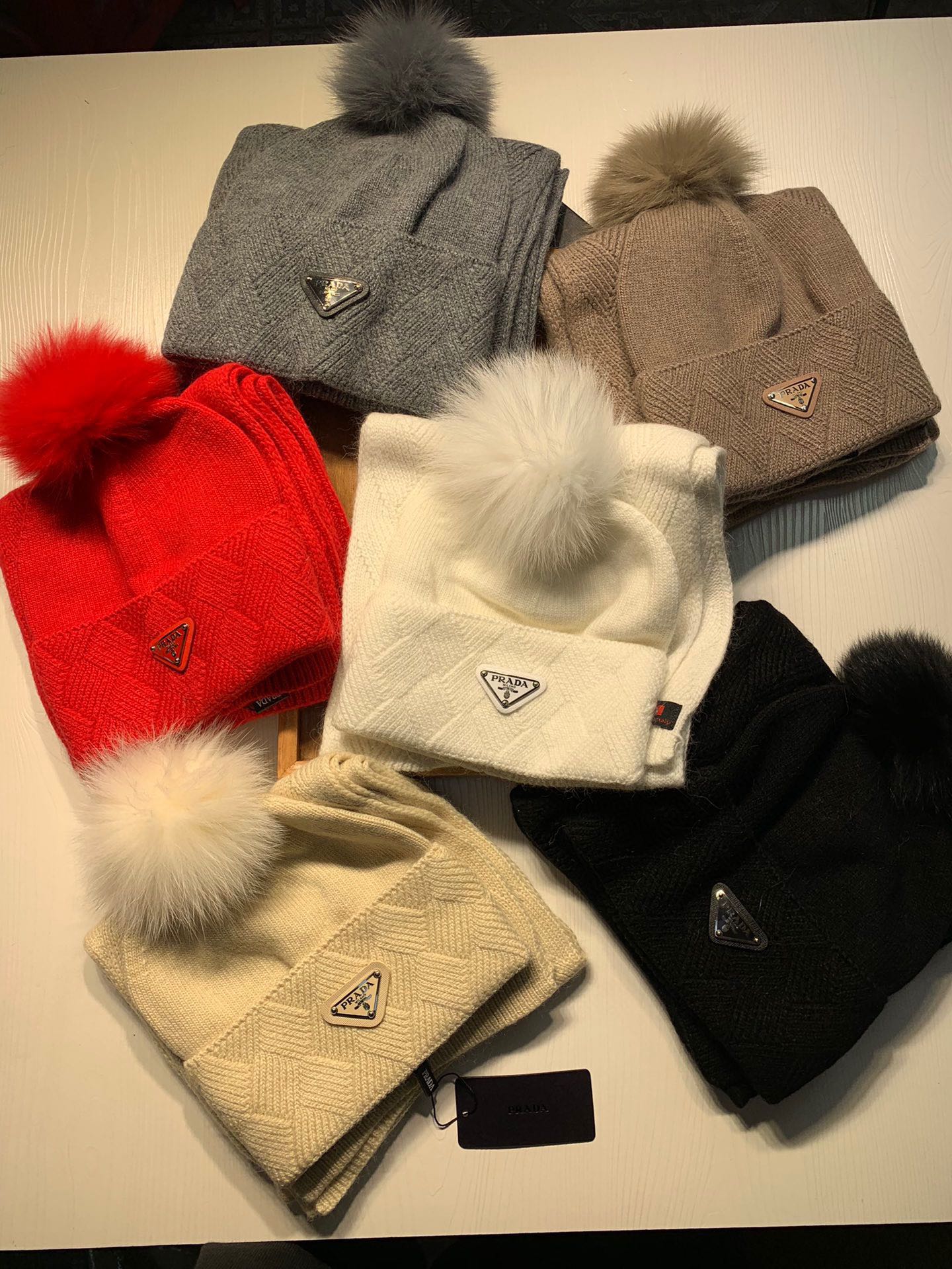PRADA SET SCARF AND HAT IN BLACK WOOL AND RABBIT FUR 416369