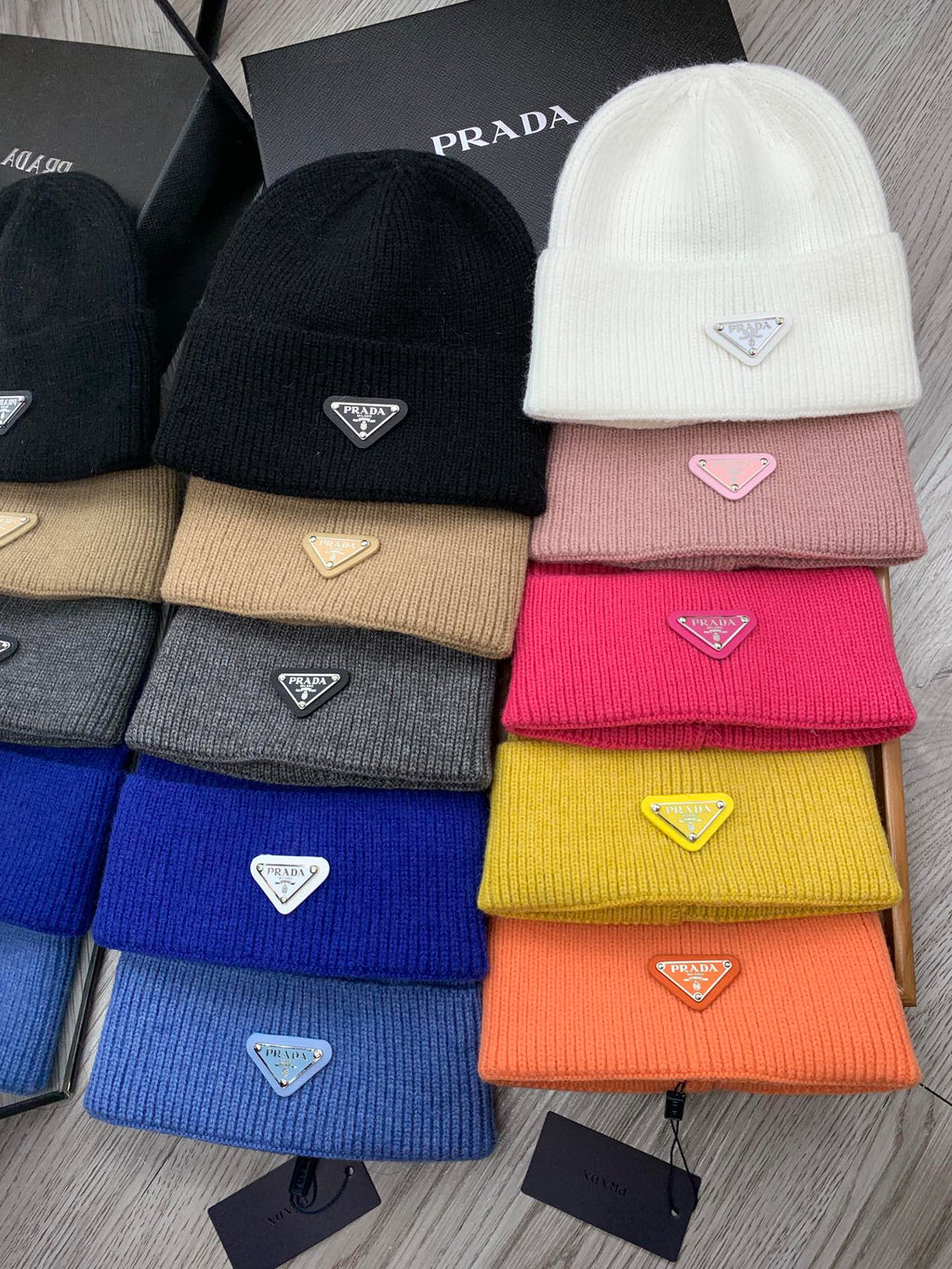 PRADA BEANIIE HAT IN BRIGHT PINK WOOL 335037