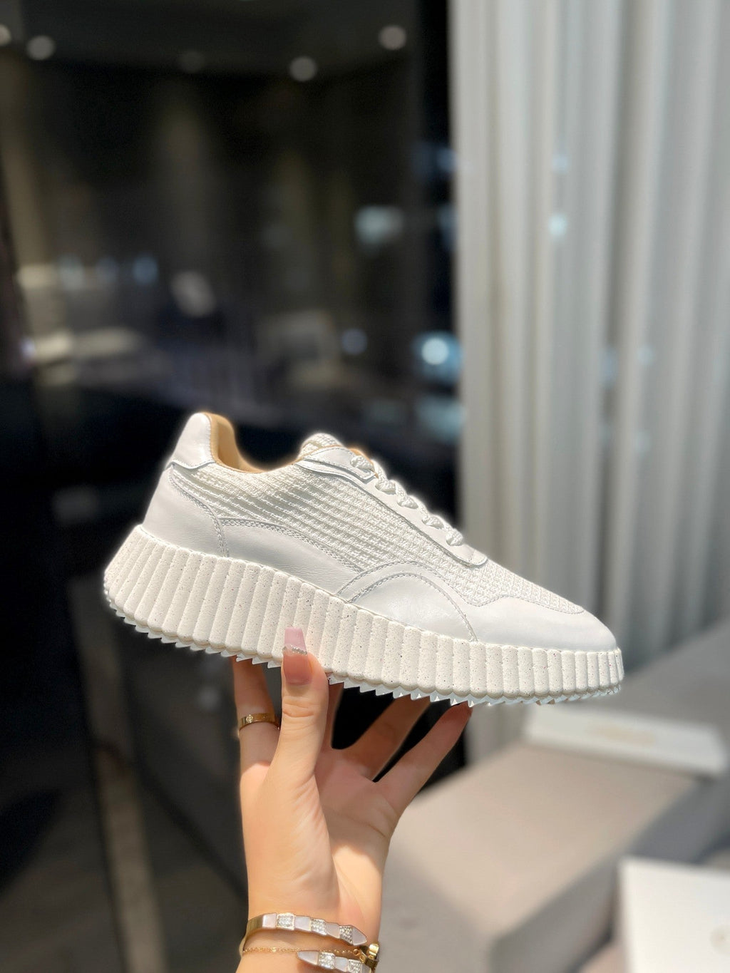 CHLOE NAMA SNEAKER IN WHITE LAMBSKIN AND SUEDE