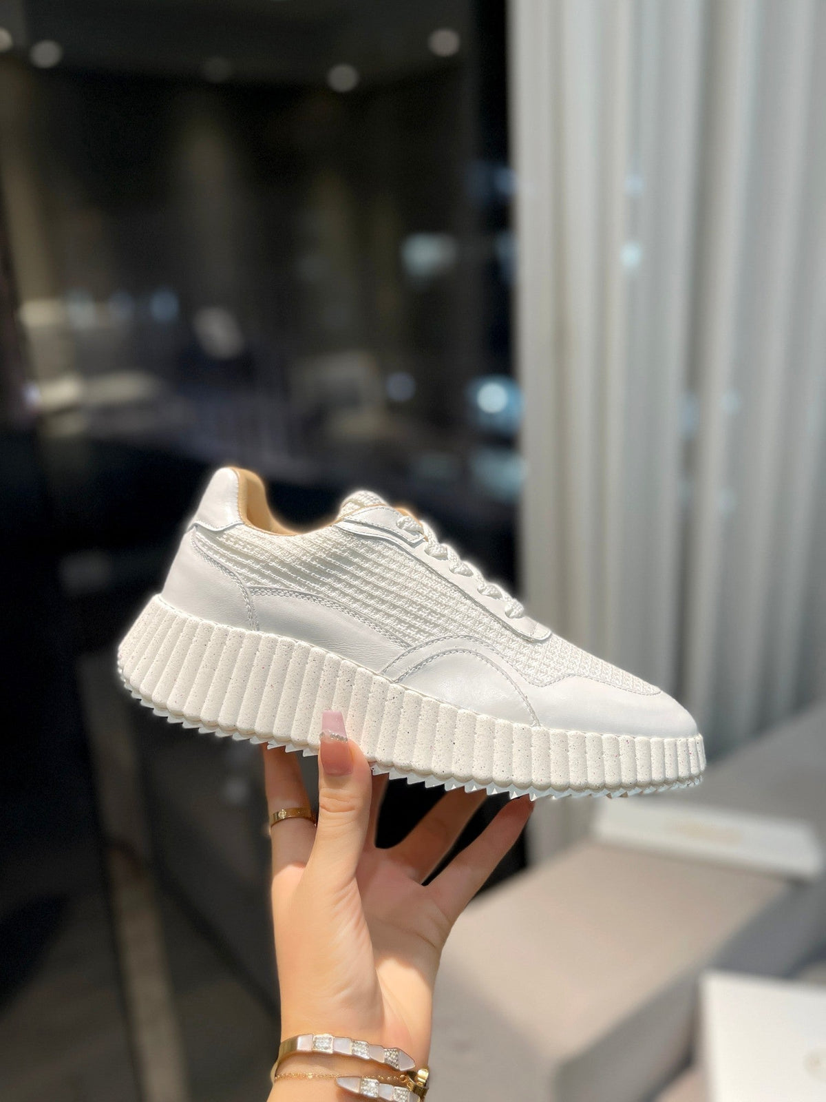 CHLOE NAMA SNEAKER IN WHITE LAMBSKIN AND SUEDE