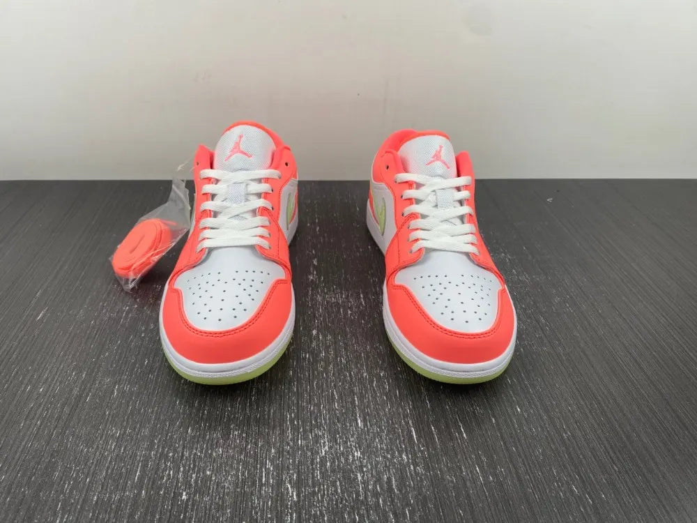 Air Jordan 1 Low Coral - Hình 16