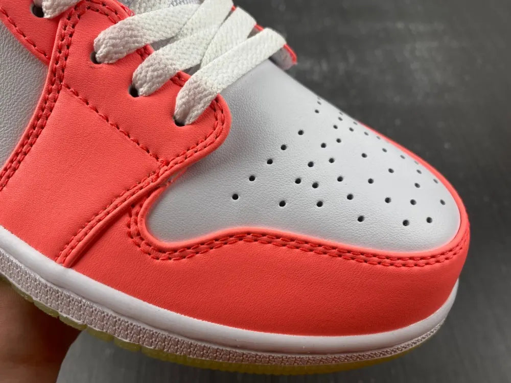 Air Jordan 1 Low Coral - Hình 14