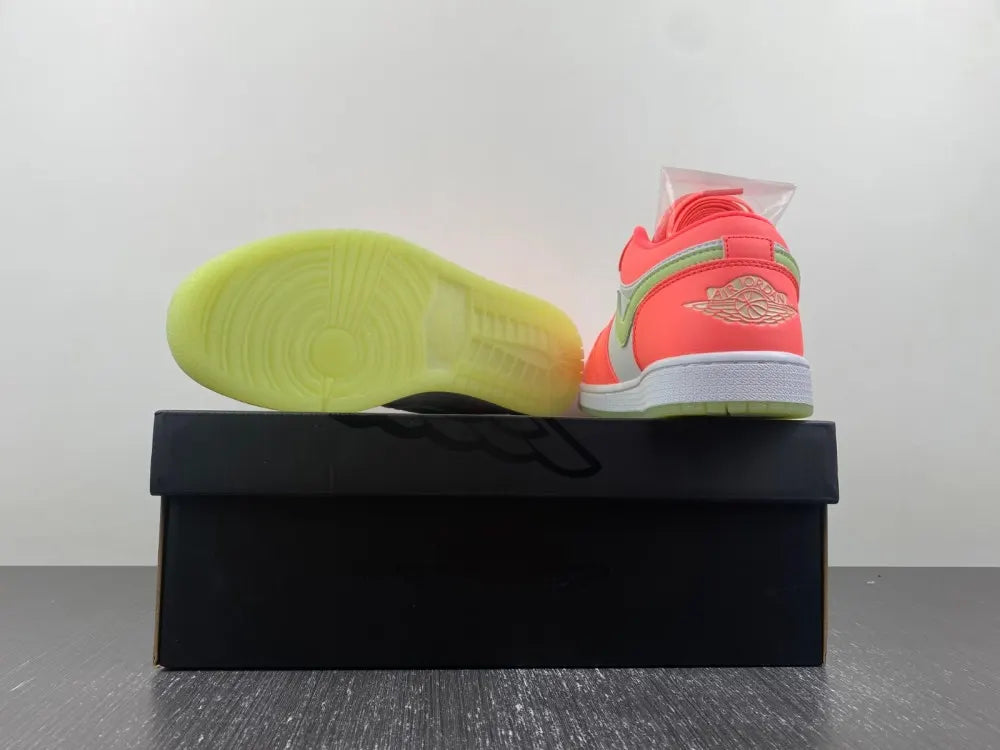Air Jordan 1 Low Coral - Hình 3