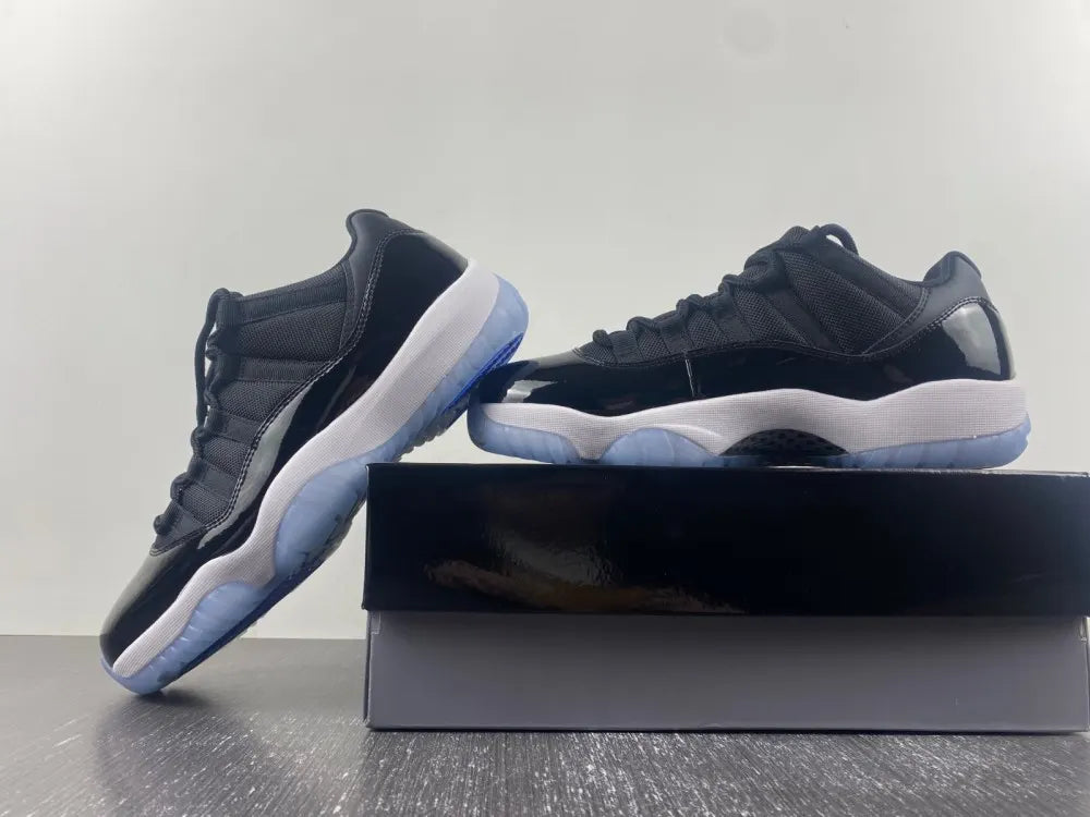 Air Jordan 11 Low IE Space Jam - Hình 10