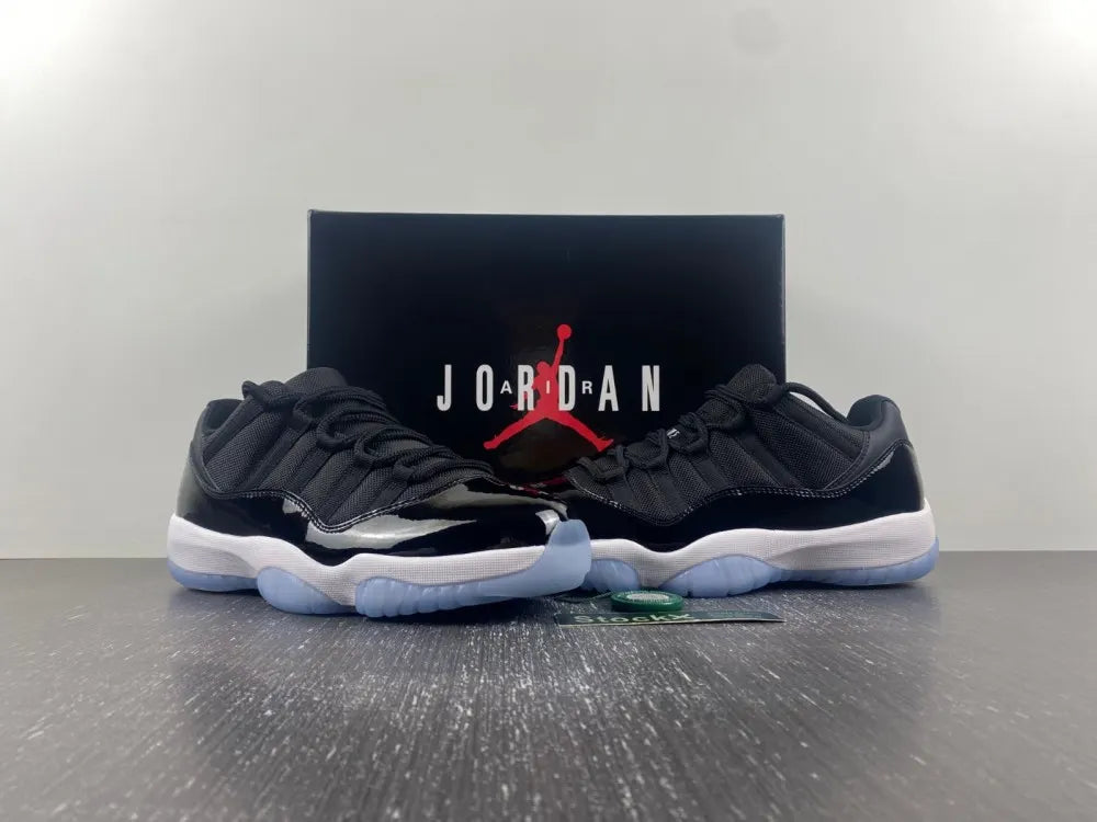 Air Jordan 11 Low IE Space Jam - Hình 16