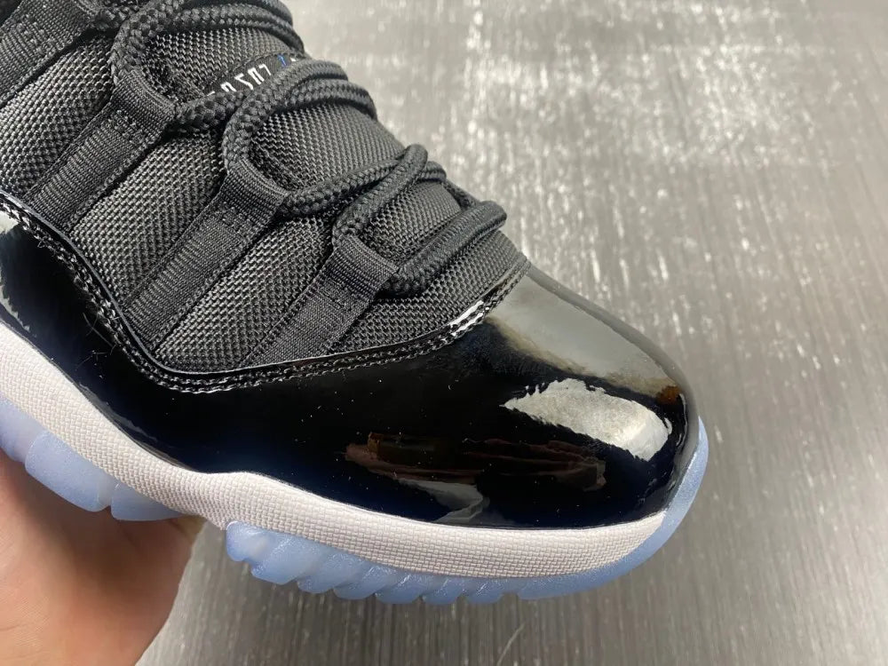 Air Jordan 11 Low IE Space Jam - Hình 8