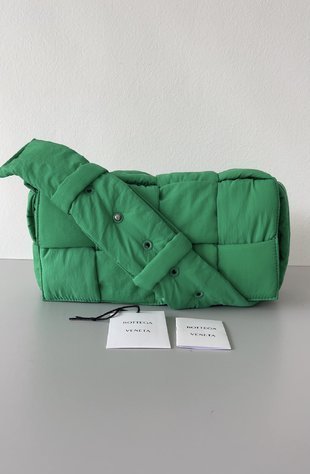 Bottega Veneta Green Designer Handbag Edition 6
