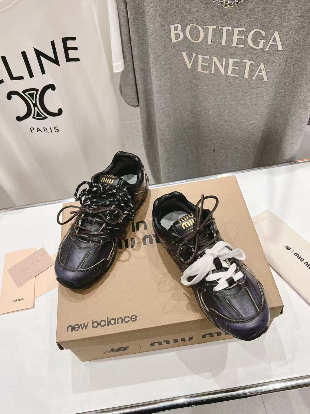 MIU MIU X NEW BALANCE SNEAKER 530 IN BLACK CALFSKIN