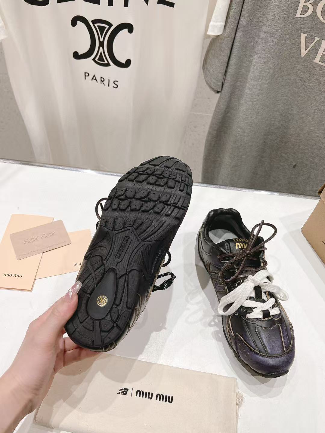 MIU MIU X NEW BALANCE SNEAKER 530 IN BLACK CALFSKIN