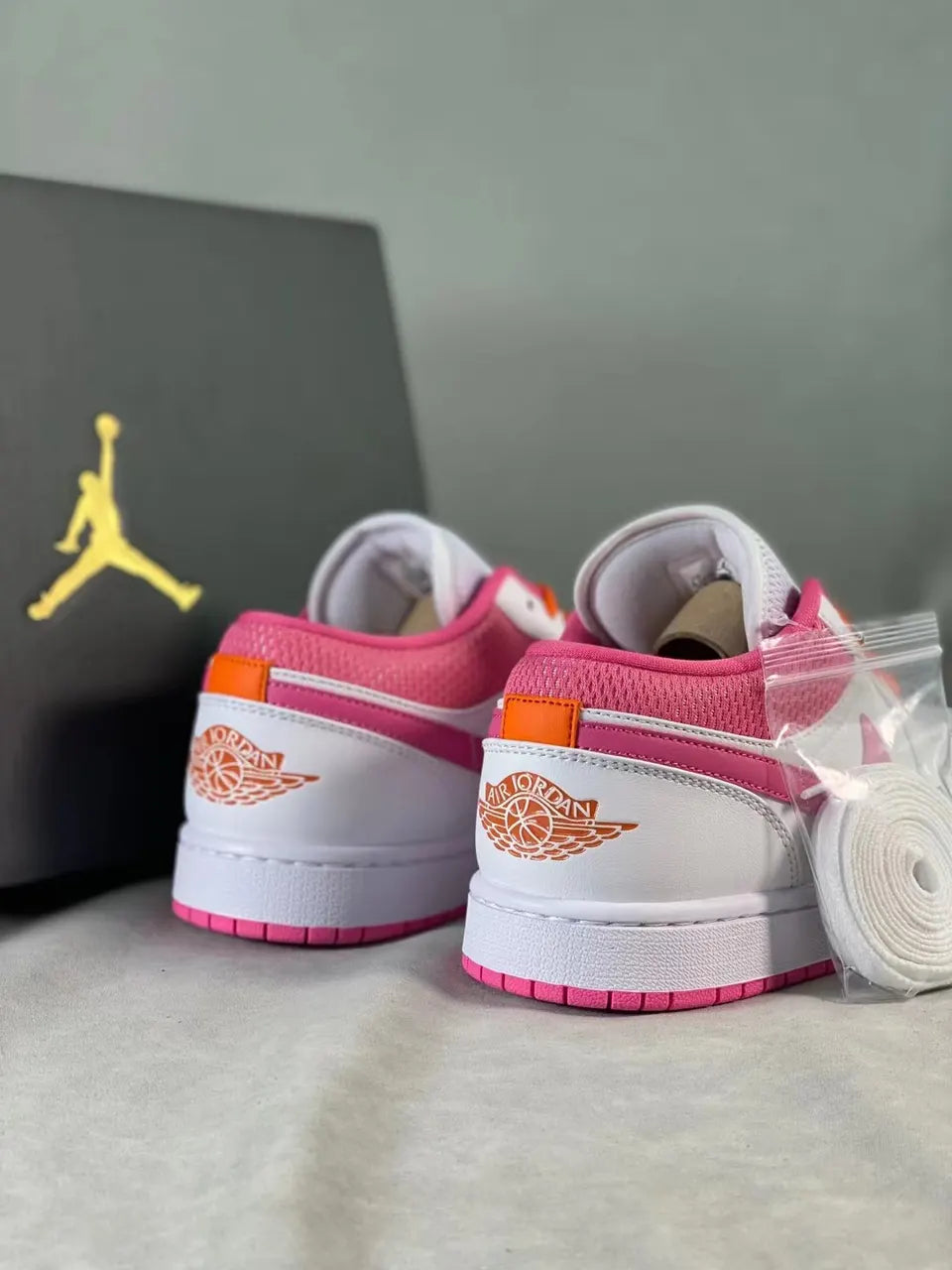 Air Jordan 1 Low White Pink - Hình 2