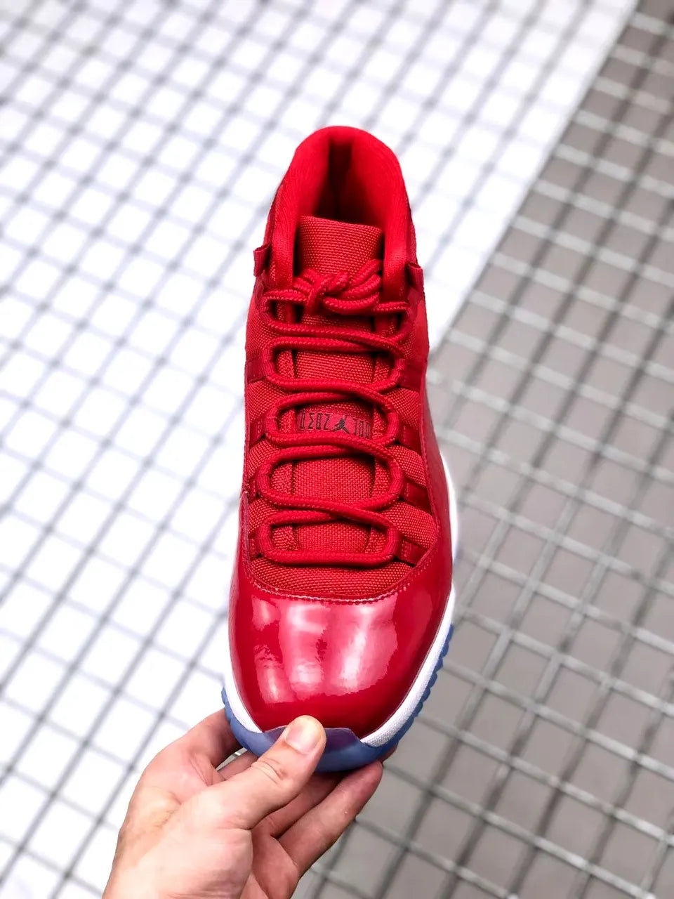 patent Air Jordan 11 Retro Red - Hình 2