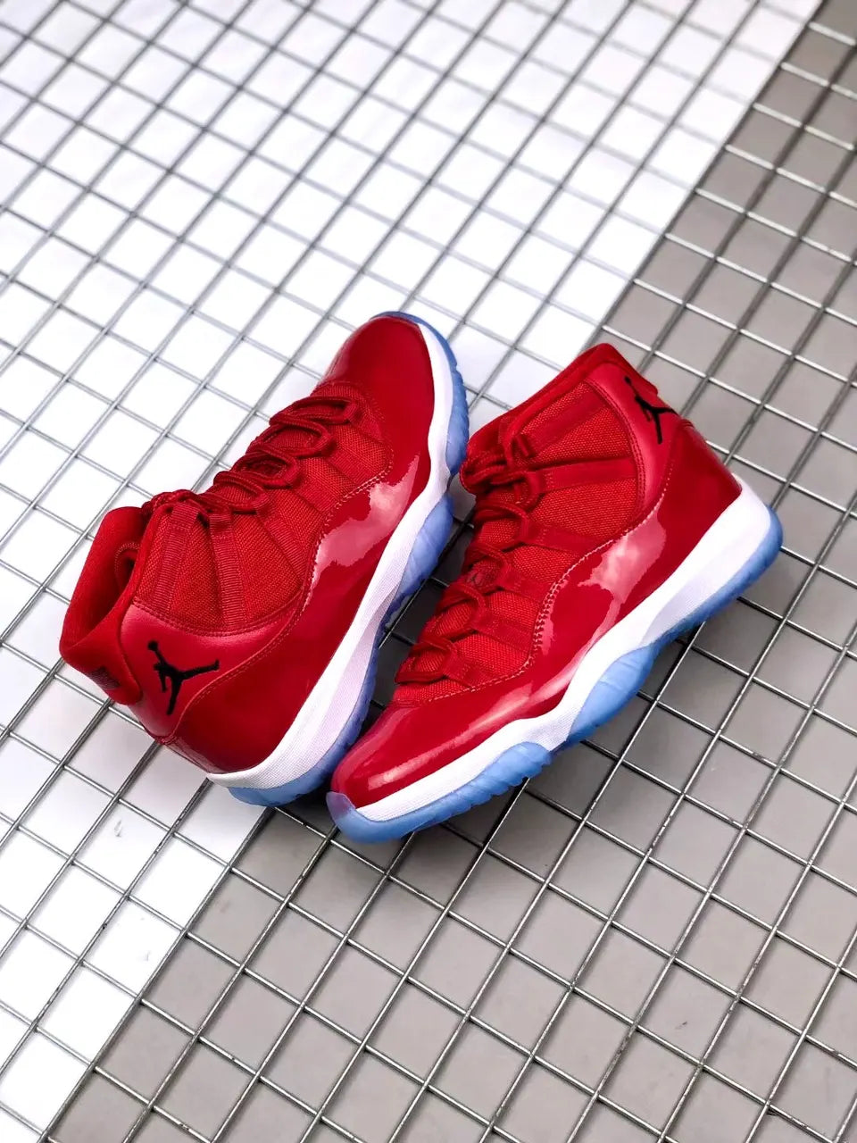 patent Air Jordan 11 Retro Red - Hình 5