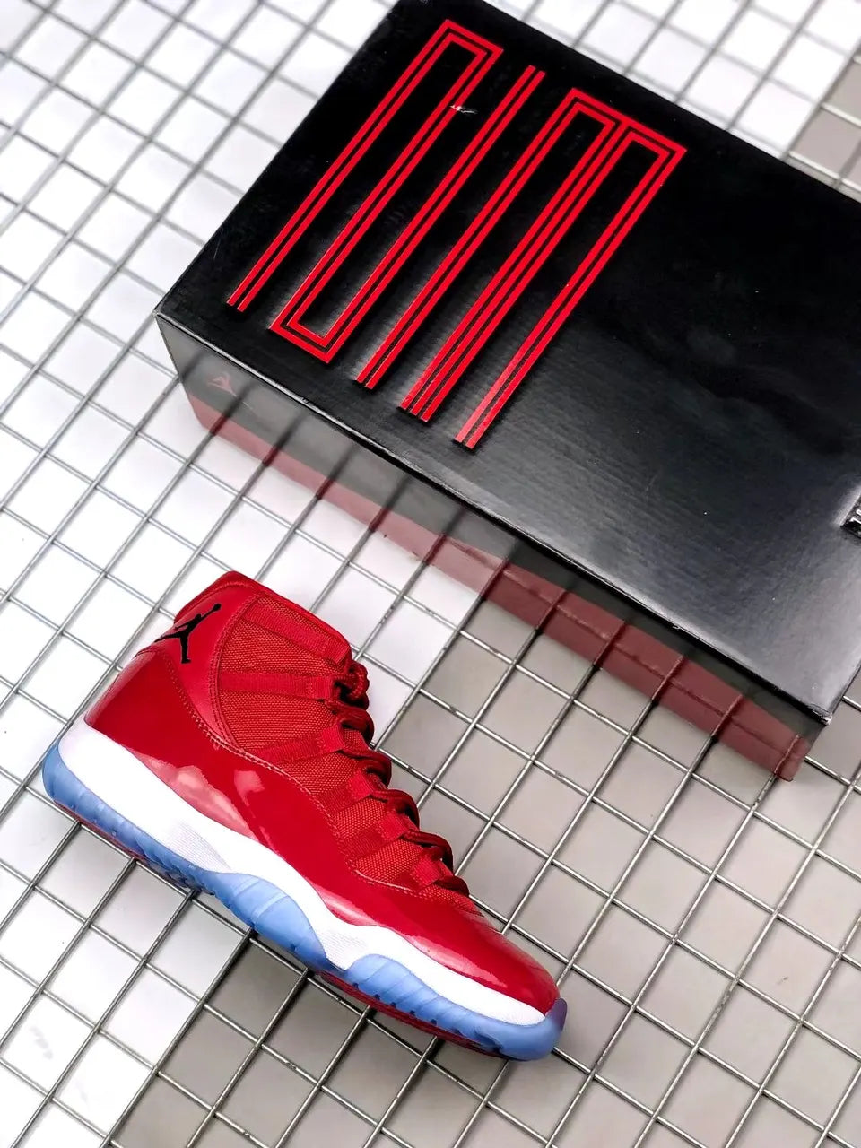 patent Air Jordan 11 Retro Red - Hình 9
