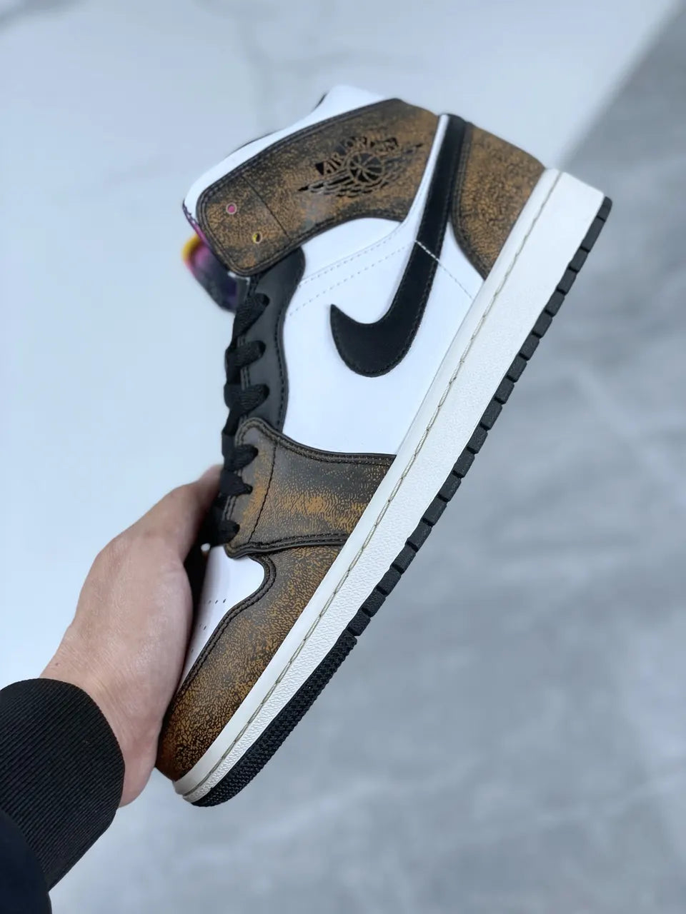 Air Jordan 1 Mid Brown White - Hình 9