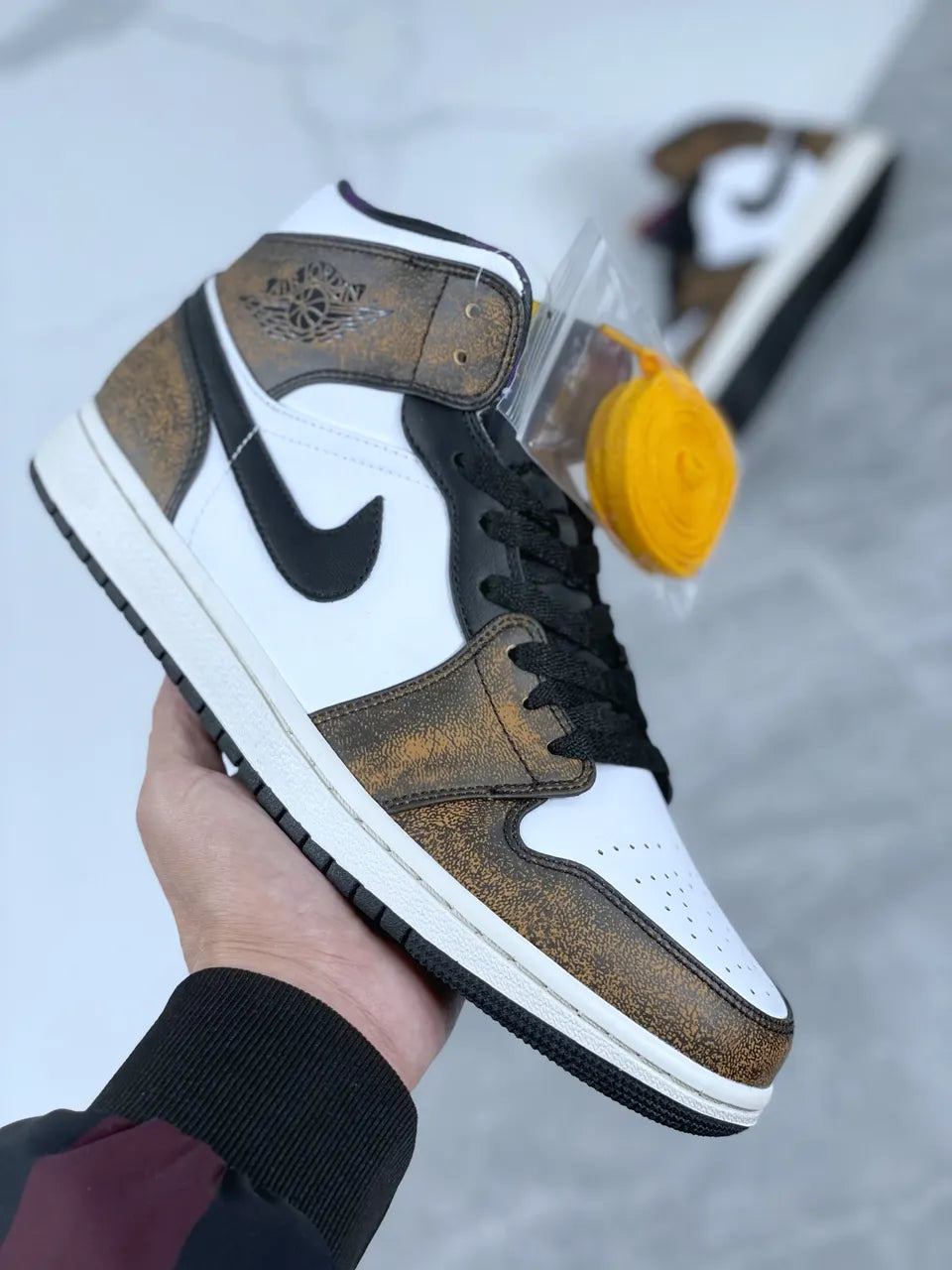 Air Jordan 1 Mid Brown White - Hình 7