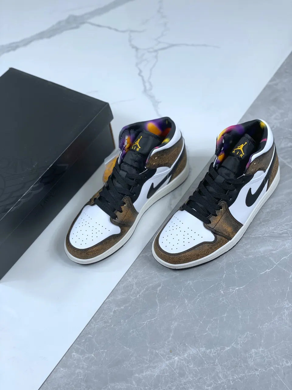 Air Jordan 1 Mid Brown White