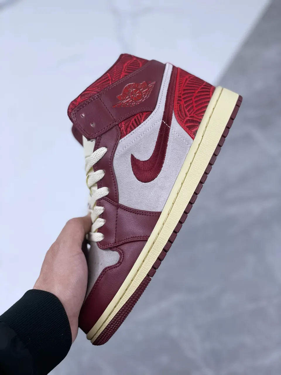suede Air Jordan 1 Mid Bordeaux - Hình 9