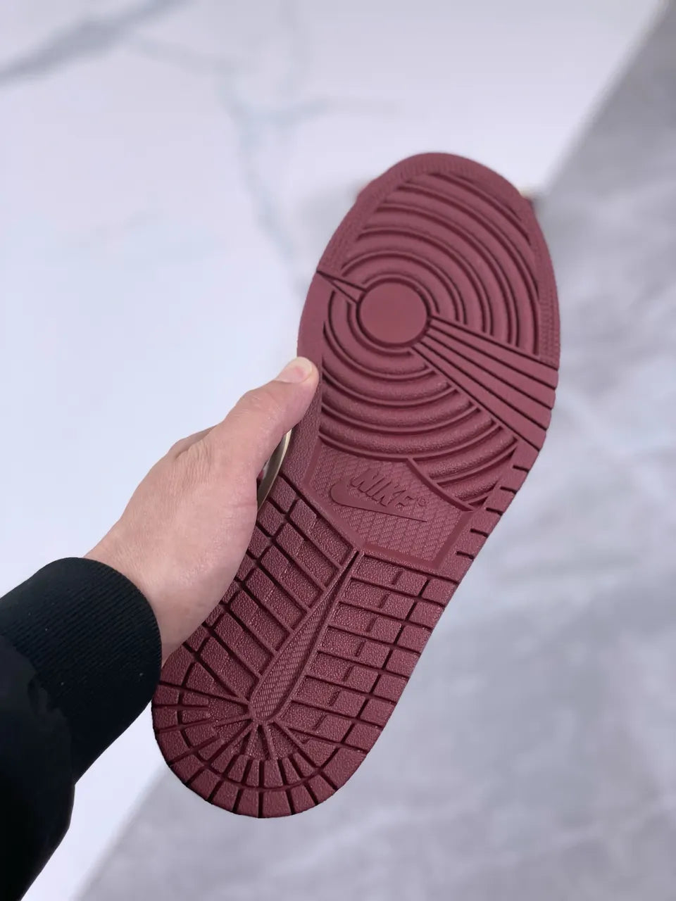 suede Air Jordan 1 Mid Bordeaux - Hình 3