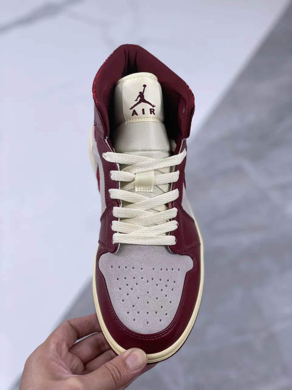 suede Air Jordan 1 Mid Bordeaux - Hình 8
