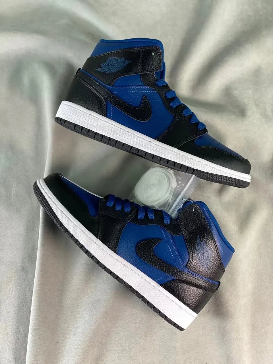 Jordan 1 Mid Black Navy - Hình 8