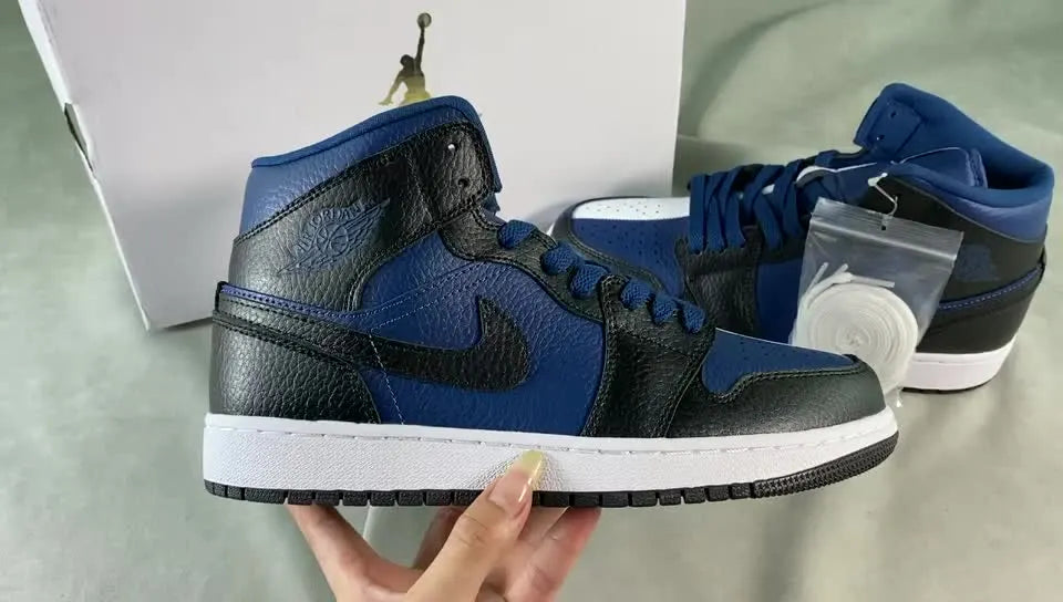 Jordan 1 Mid Black Navy