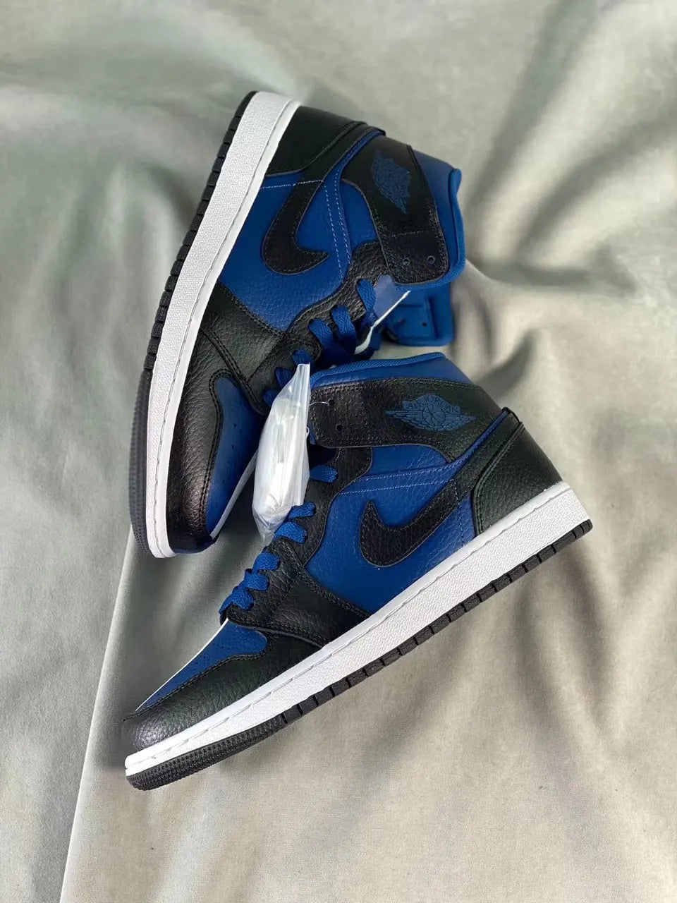 Jordan 1 Mid Black Navy - Hình 9