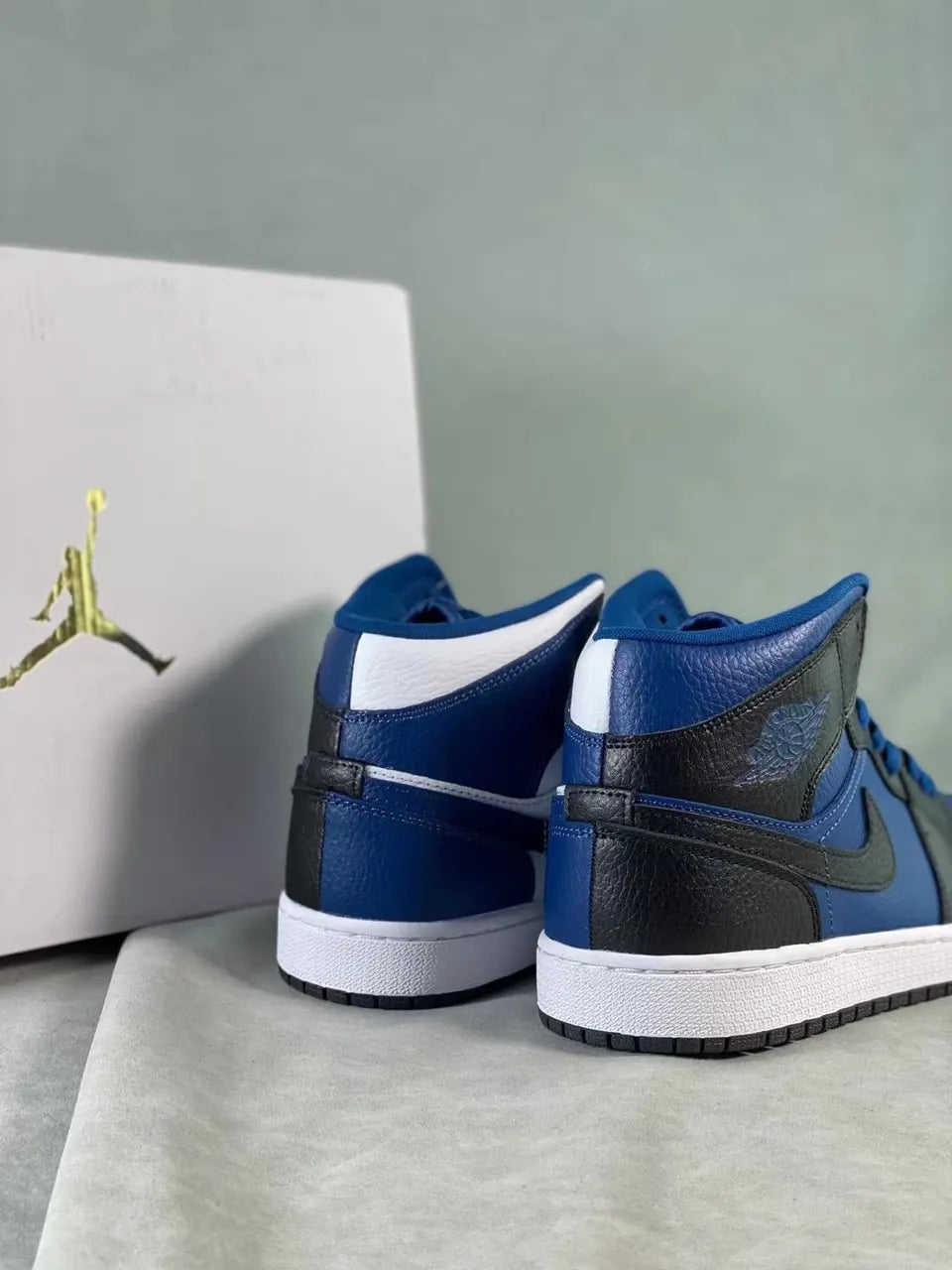 Jordan 1 Mid Black Navy - Hình 3