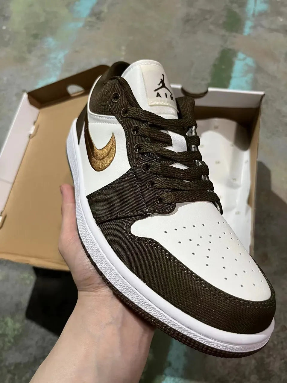 premium Air Jordan 1 Low Brown Gold - Hình 5