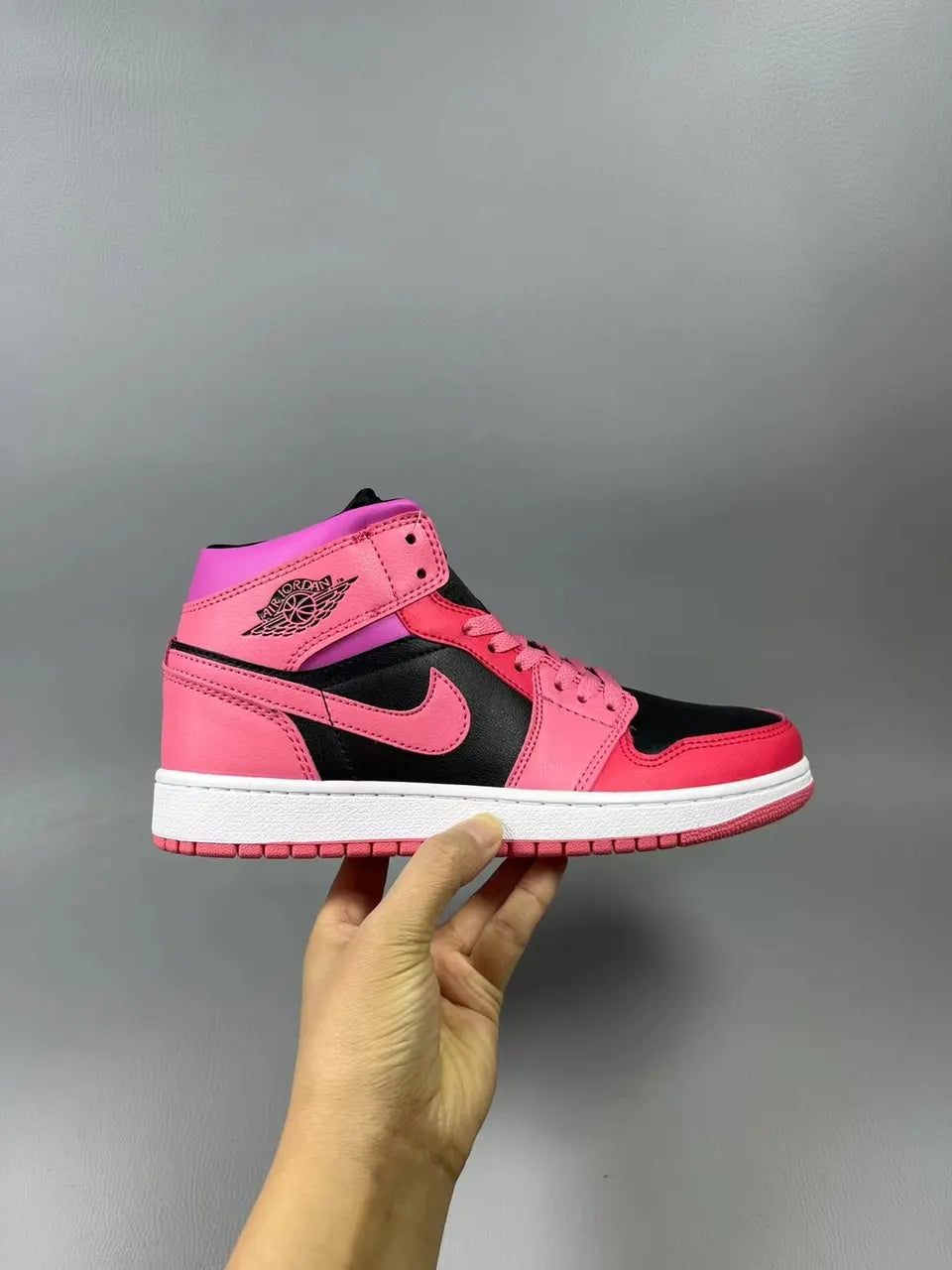 Air Jordan 1 Mid Pink Black - Hình 3