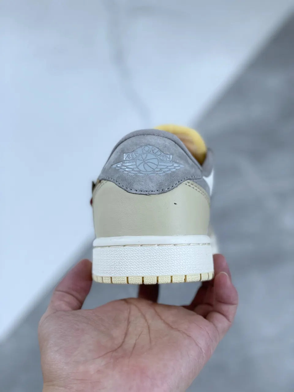 Nike AJ1 Low Grey Beige - Hình 2