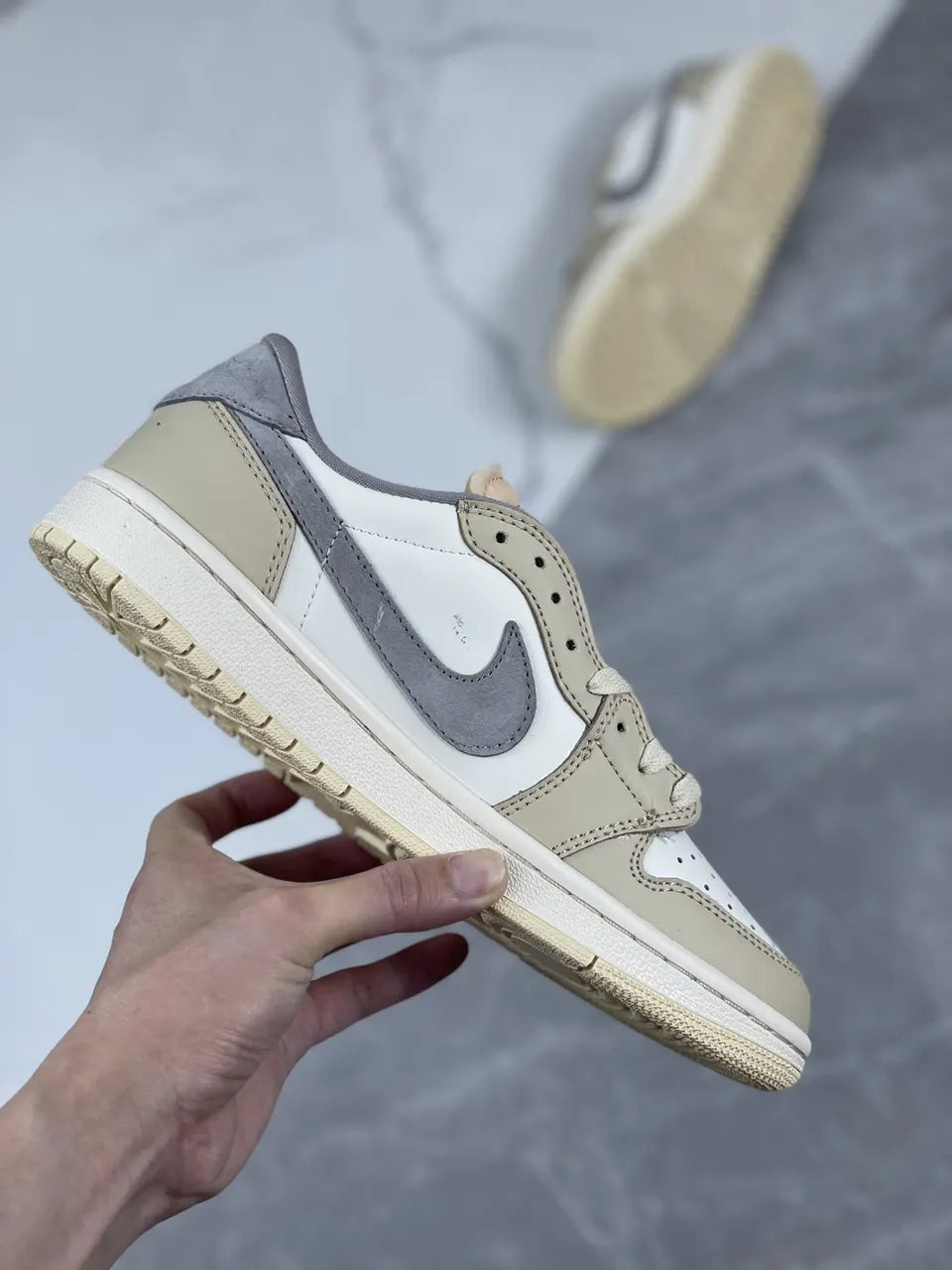 Nike AJ1 Low Grey Beige - Hình 4