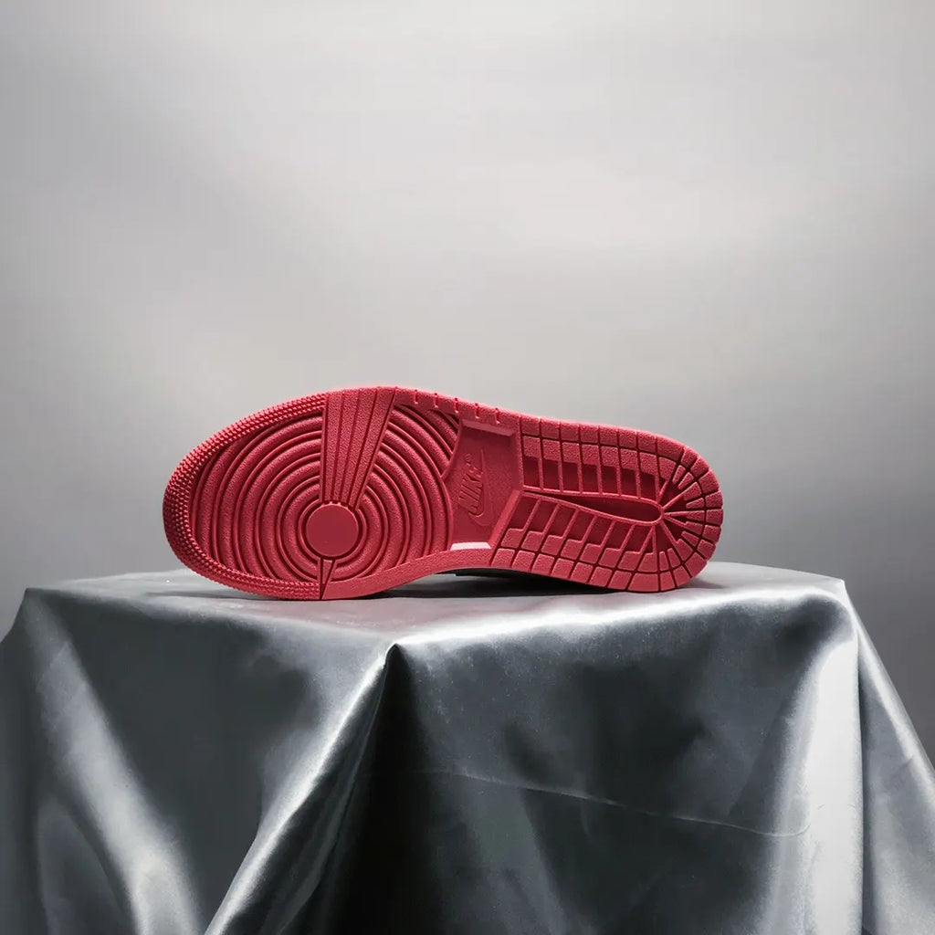 iconic Air Jordan 1 Mid Coral Chalk - Hình 2