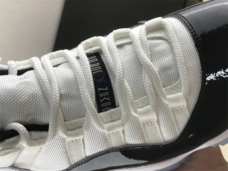 Air Jordan 11 Concord retro - Hình 4