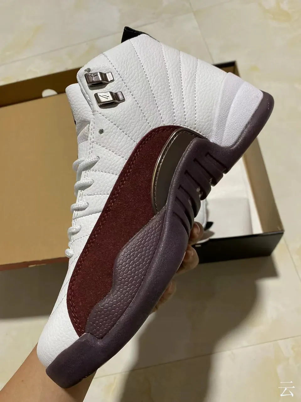 retro Air Jordan 12 Burgundy - Hình 2