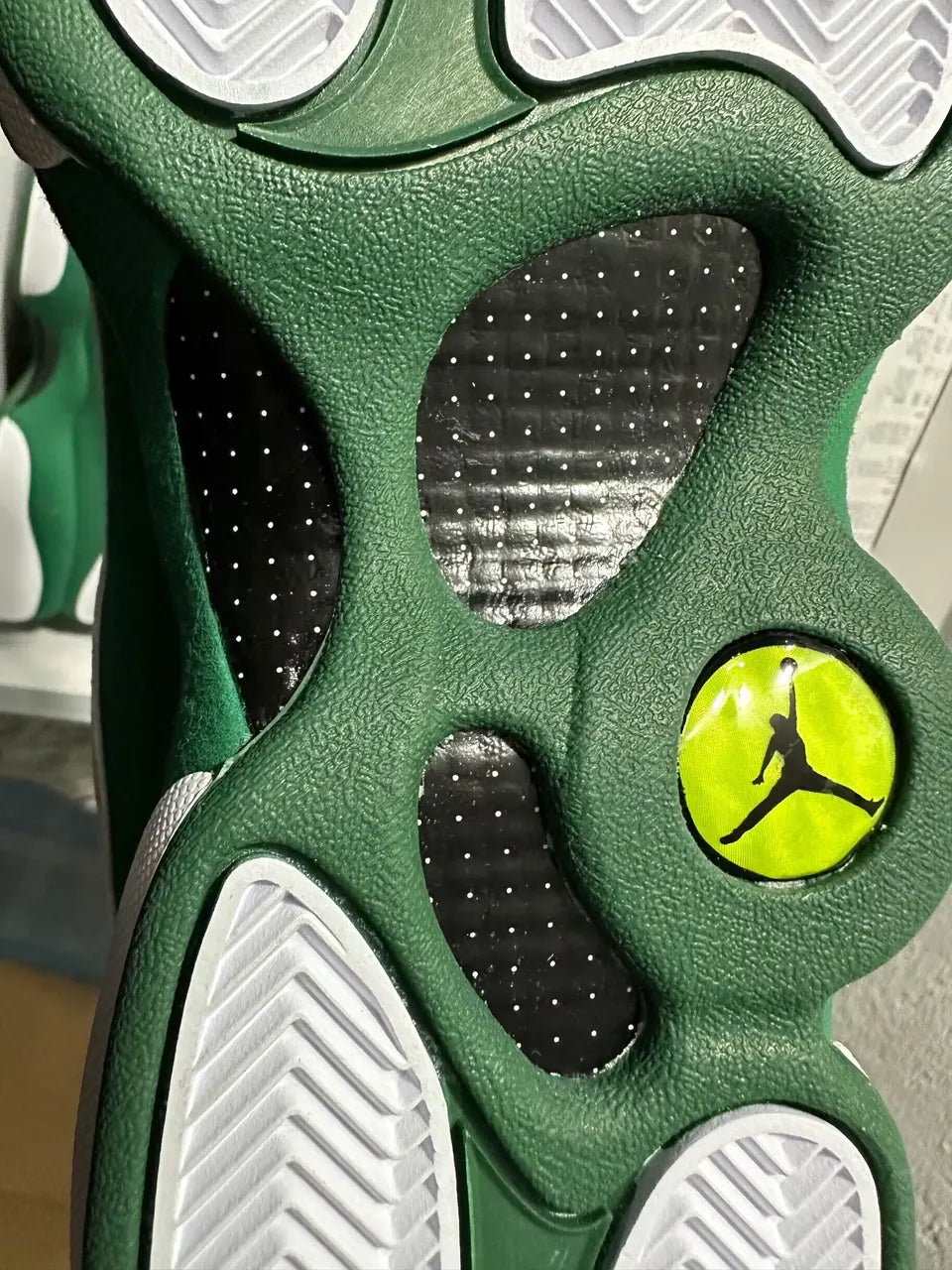 Air Jordan 13 White Lucky Green - Hình 2
