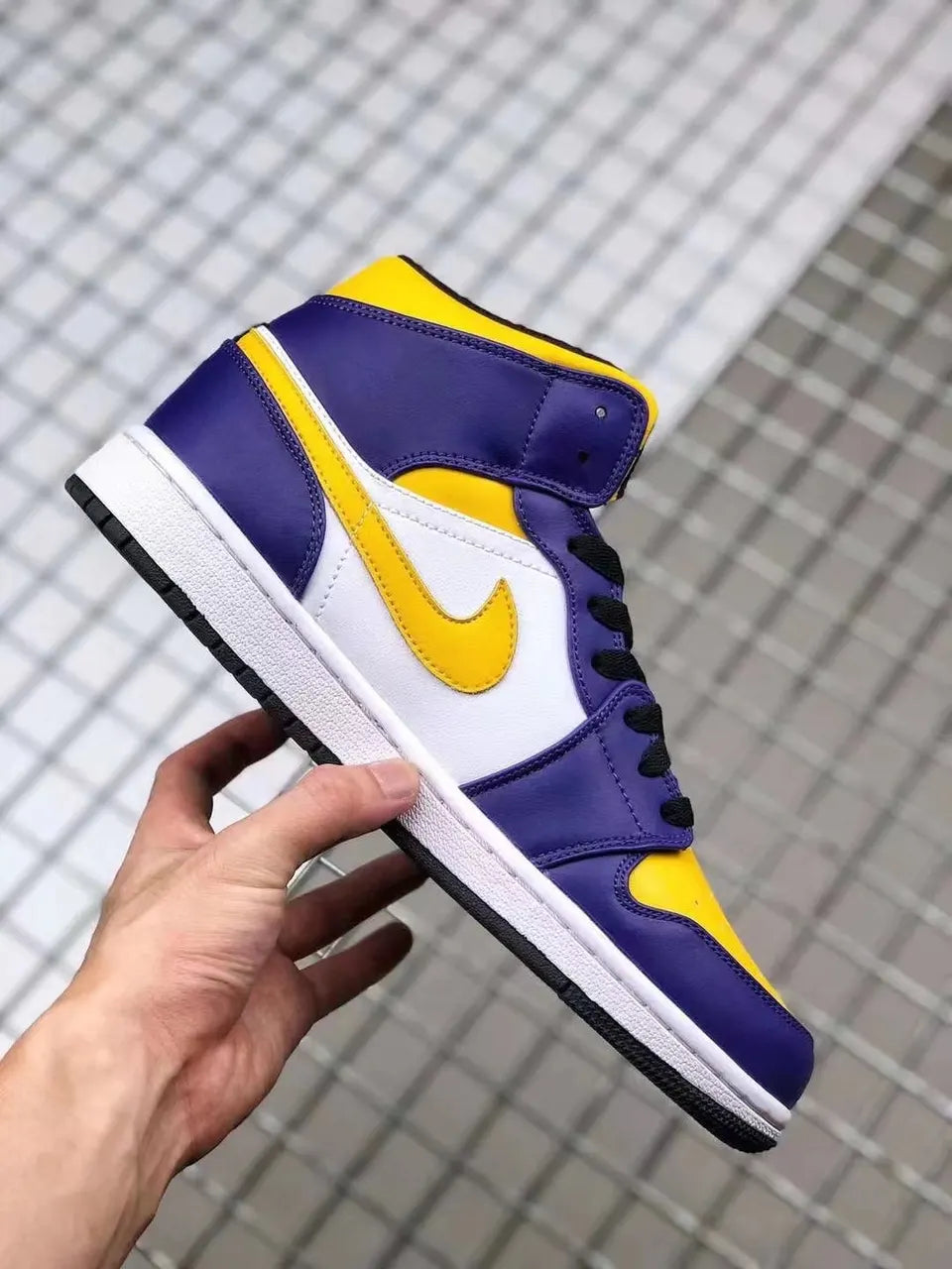 purple Air Jordan 1 Mid Lakers - Hình 4