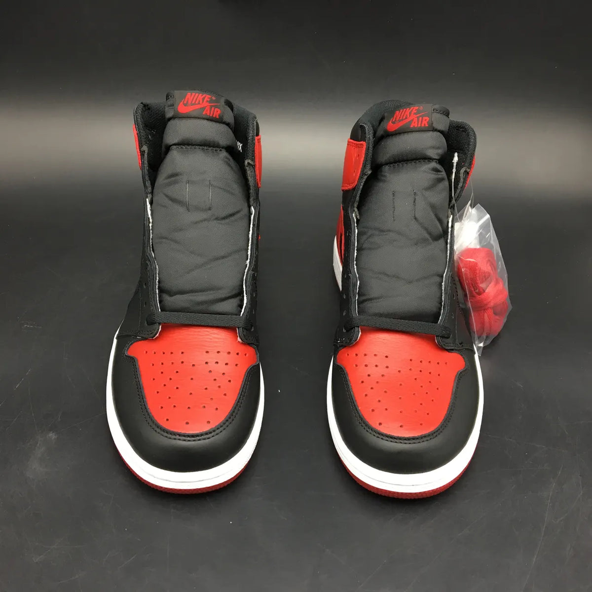 Air Jordan 1 Retro Black/Red - Hình 3