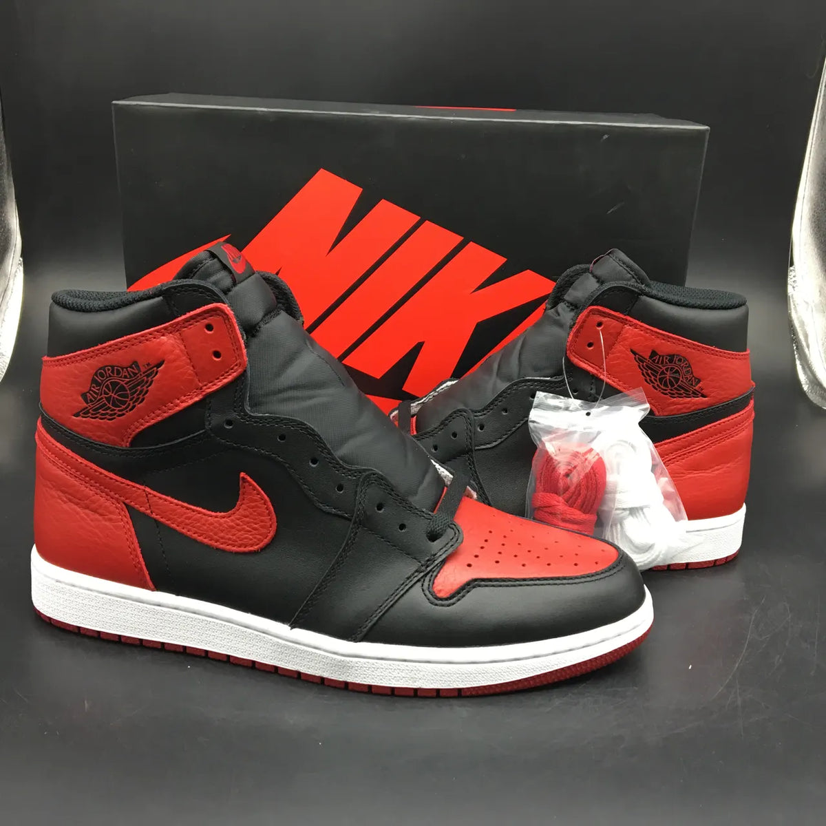 Air Jordan 1 Retro Black/Red - Hình 12