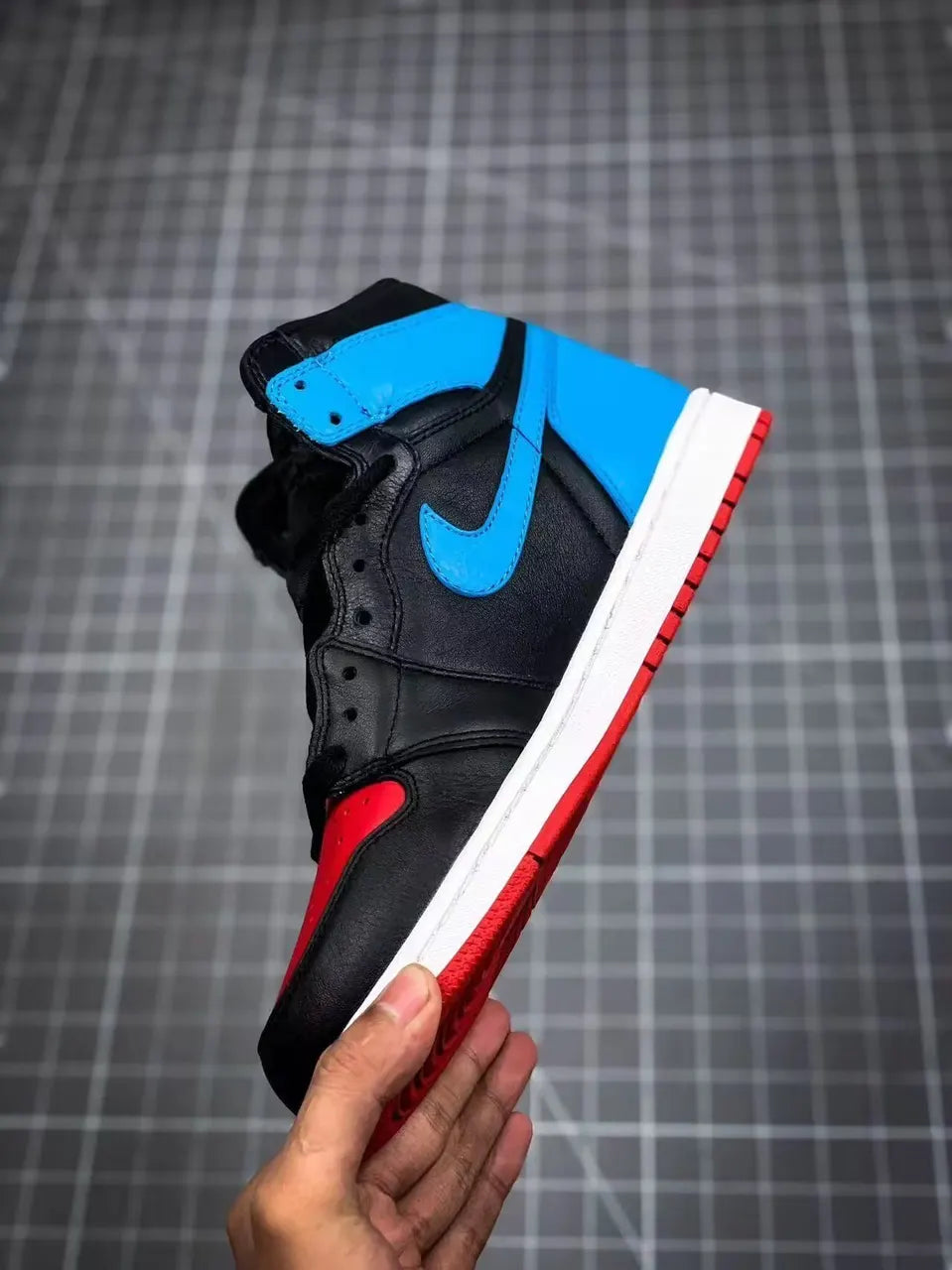 Jordan 1 Black Red Blue - Hình 4