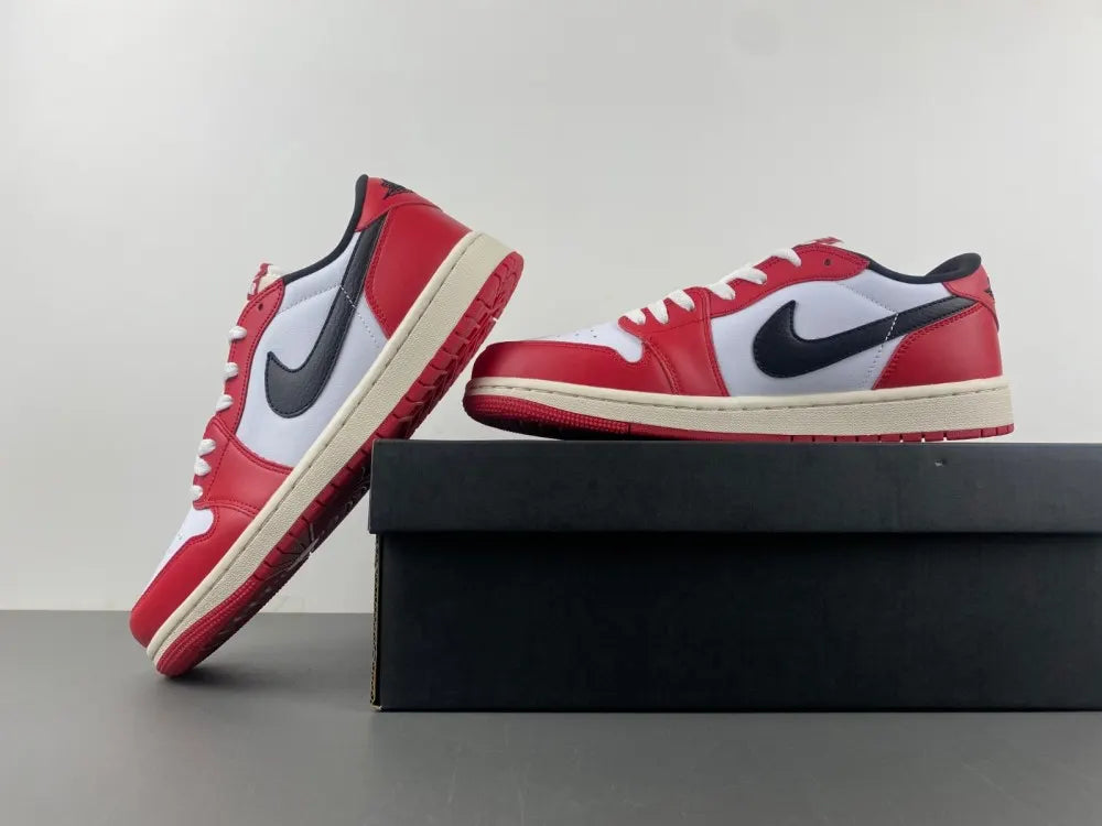 Air Jordan 1 Low OG Red/White - Hình 4