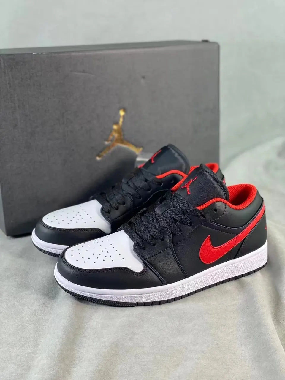 Air Jordan 1 Low Black White Red - Hình 2