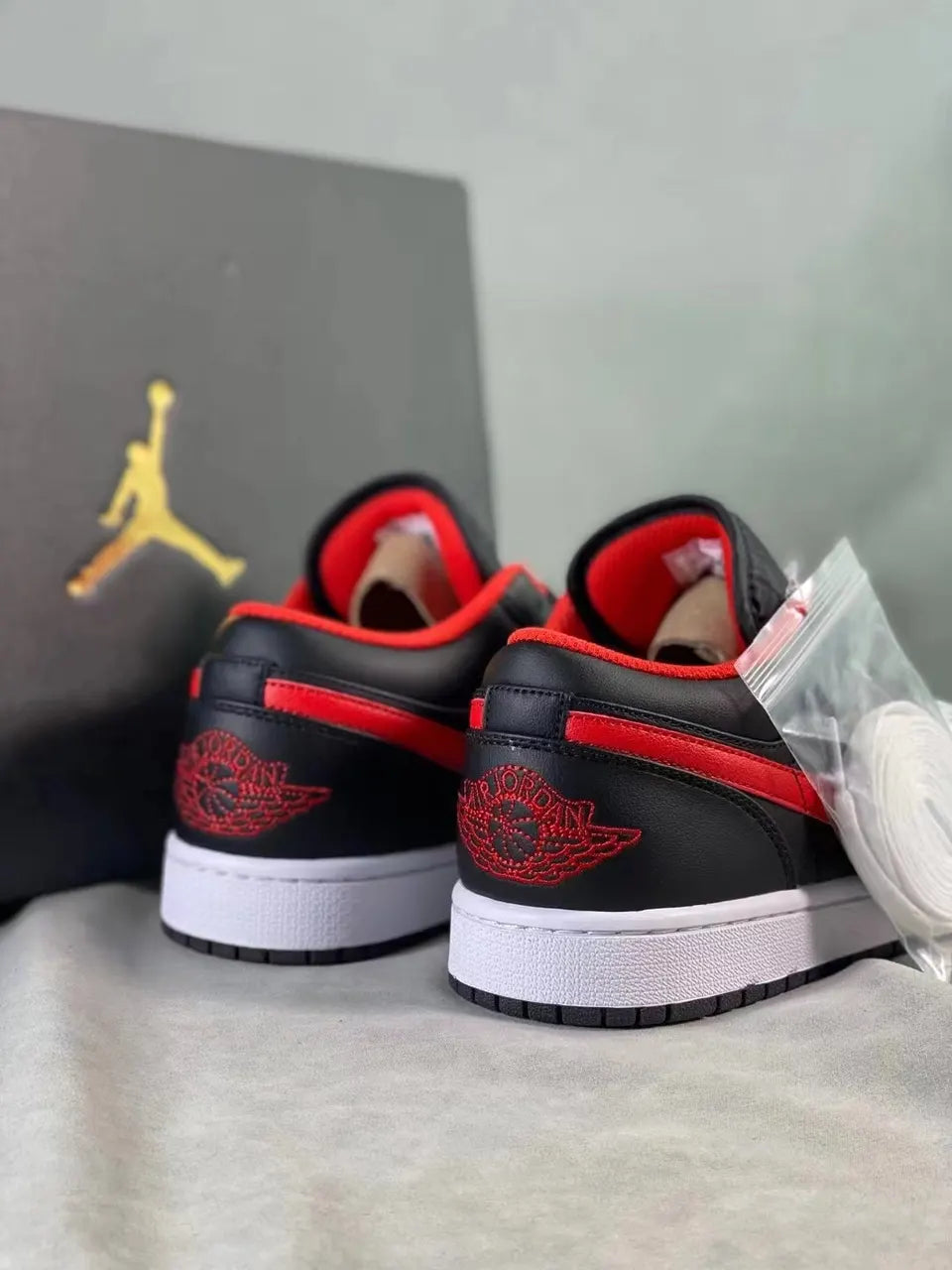 Air Jordan 1 Low Black White Red - Hình 3