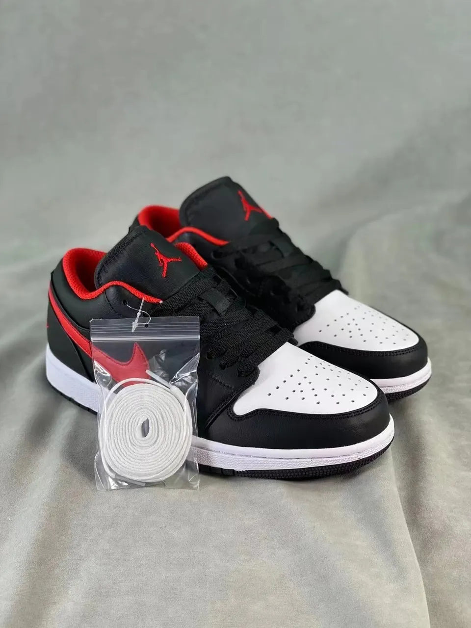 Air Jordan 1 Low Black White Red - Hình 10