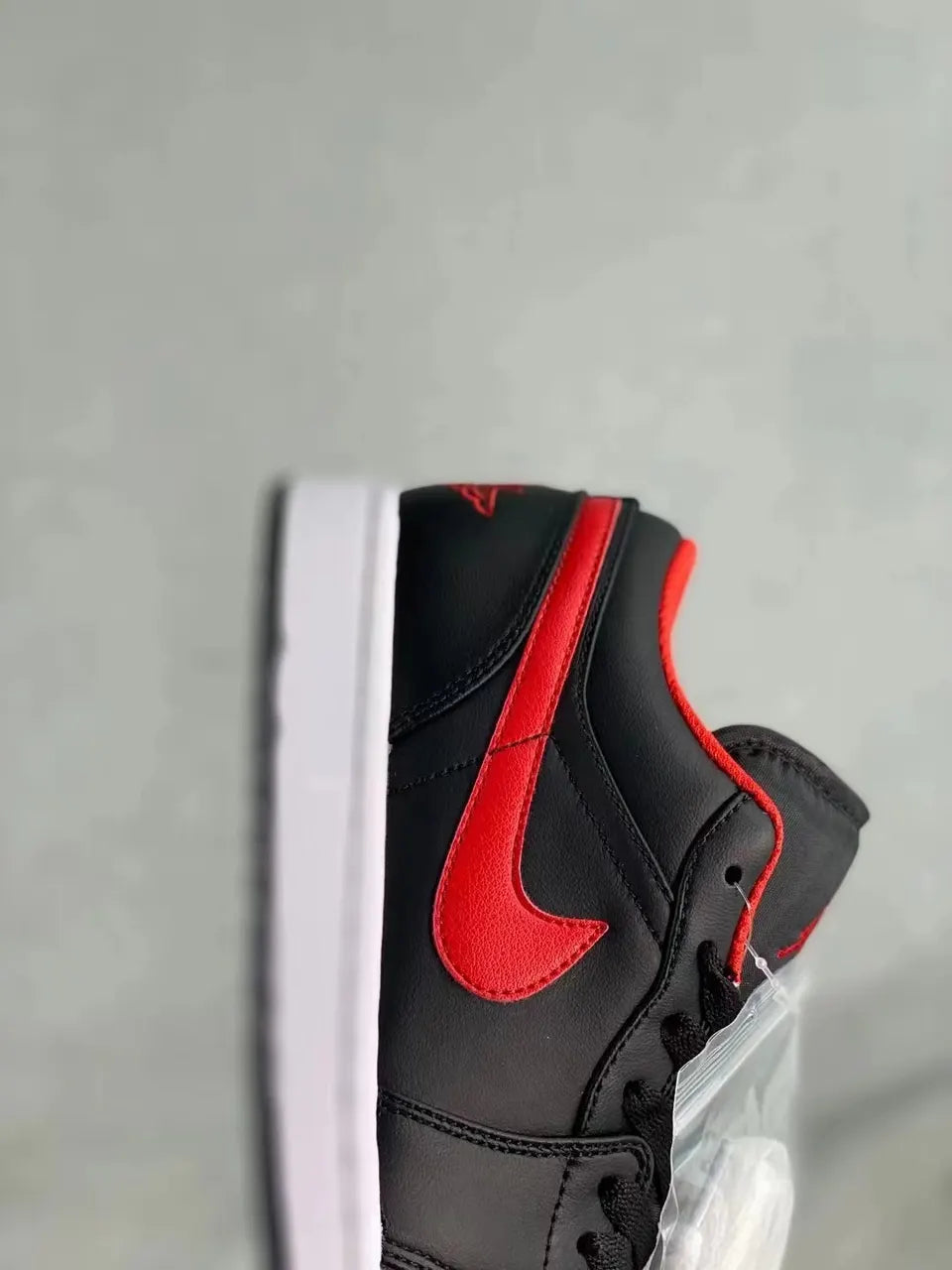 Air Jordan 1 Low Black White Red - Hình 7