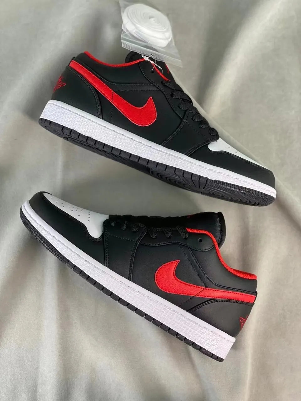 Air Jordan 1 Low Black White Red - Hình 8