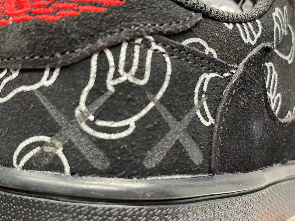 Nike Air Force 1 Kaws Black - Hình 4