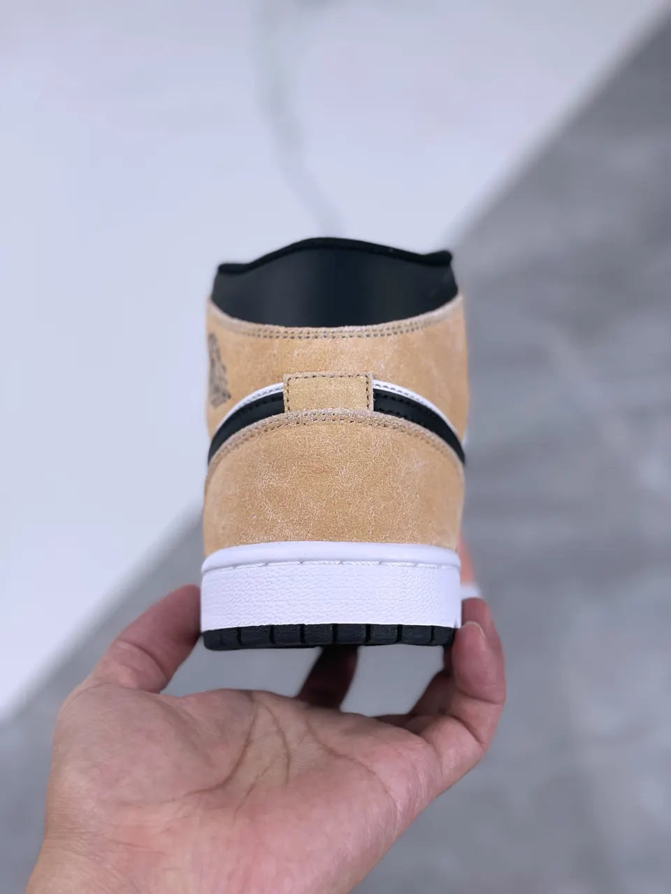 Air Jordan 1 Mid Peach Cream - Hình 2