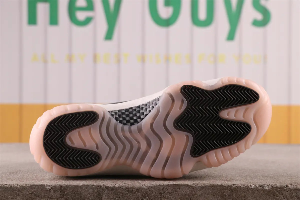 retro iconic Air Jordan 11 Concord - Hình 3
