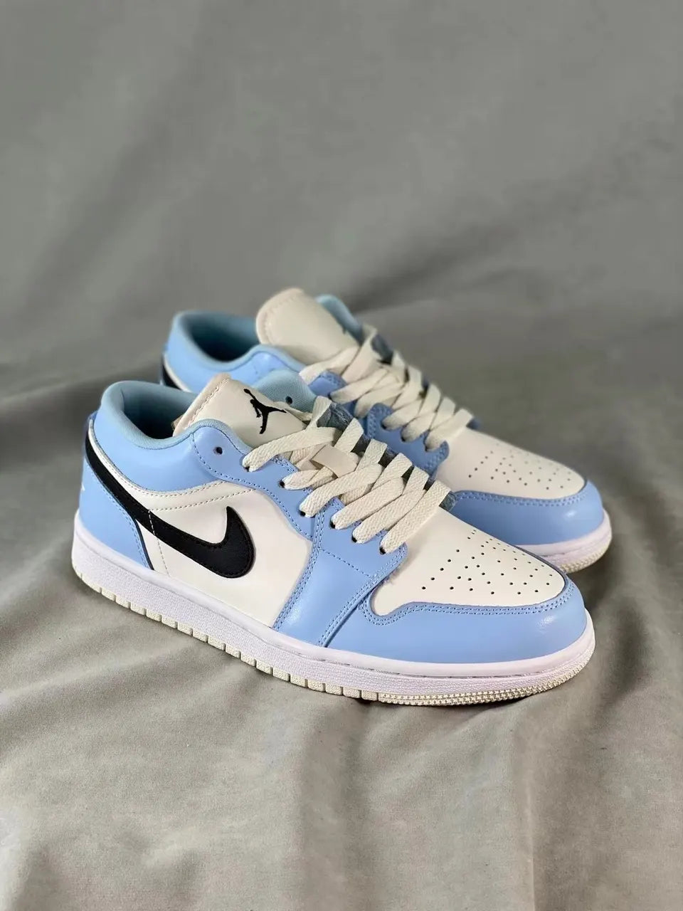 iconic Air Jordan 1 Low UNC - Hình 10